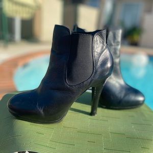 Jessica Simpson leather platform 4 inch leather booties size 9.5